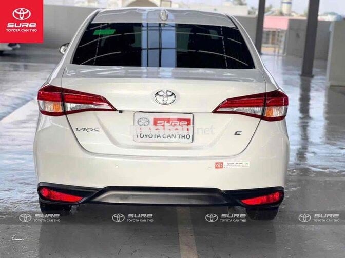 Toyota Vios E 2024 Trắng 11.000 km CHÍNH HÃNG