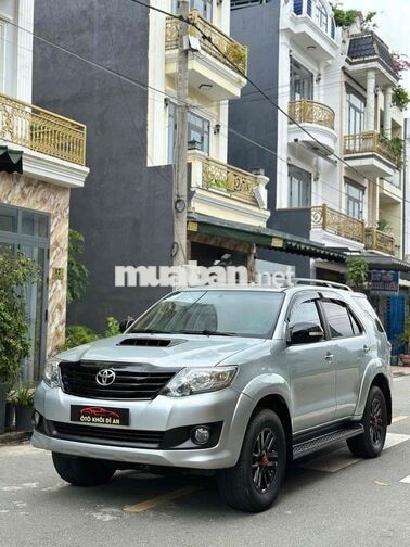Toyota Fortuner 2015 Số sàn Dầu Bạc