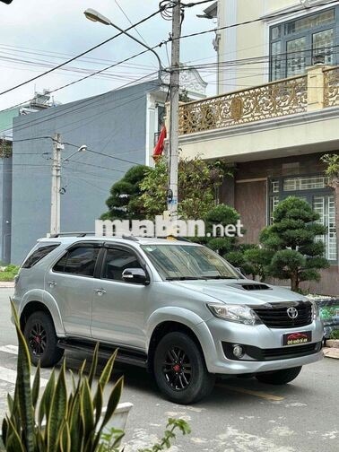Toyota Fortuner 2015 Số sàn Dầu Bạc