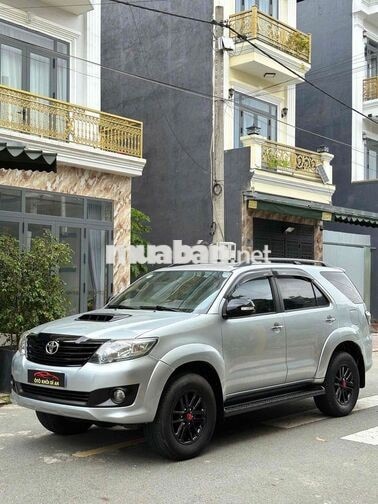 Toyota Fortuner 2015 Số sàn Dầu Bạc