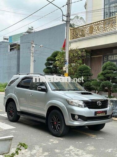 Toyota Fortuner 2015 Số sàn Dầu Bạc