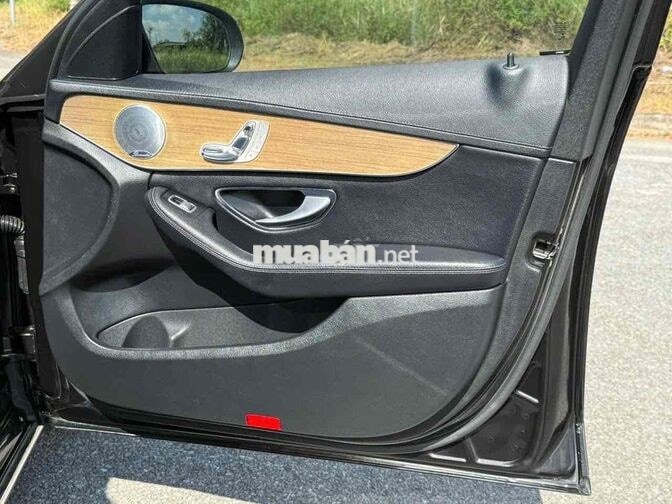 Mercedes-Benz C250 2017 Đen
