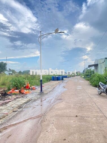 275m2 đất sát KCN Minh Hưng cách QL13 đúng 700m giá chỉ 2tr5/m2