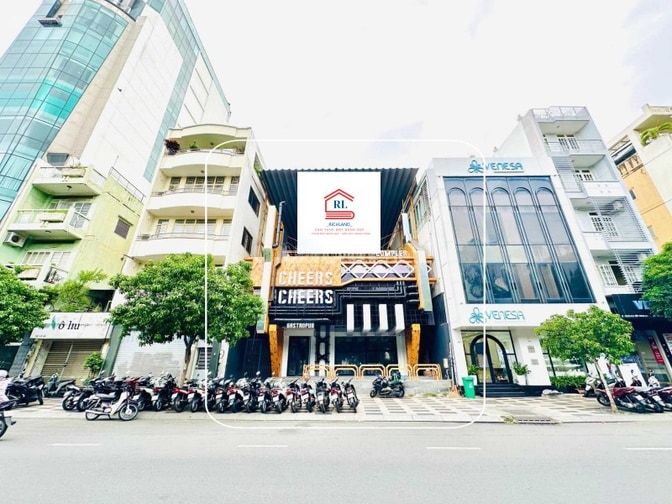Cho thuê nhà 138 Lê Lai, BếnThành,Q1, DT 13x28m, NH 18,5m, trệt lầuST