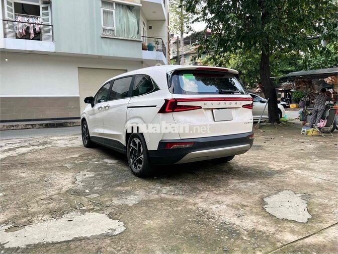 Hyundai Custin Cao cấp 2024 Trắng xe gia đình