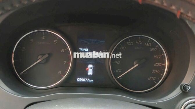 Mitsubishi Outlander CVT 2020 chất xe đẹp