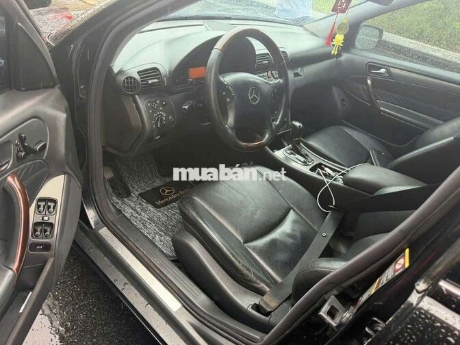 Mercedes-Benz C240 2005 Tự động Đen