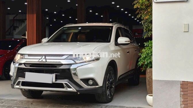 Mitsubishi Outlander CVT 2020 chất xe đẹp