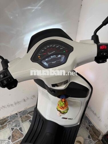 Vespa Sprint 150 Trắng 236 km