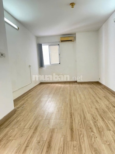 Cho thuê căn hộ Penthouses Central Garden Quận 1, Dt : 168m2, 3PN,