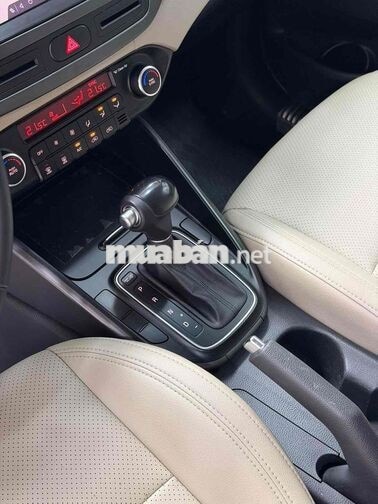 Kia Rondo 2019 AT xăng
