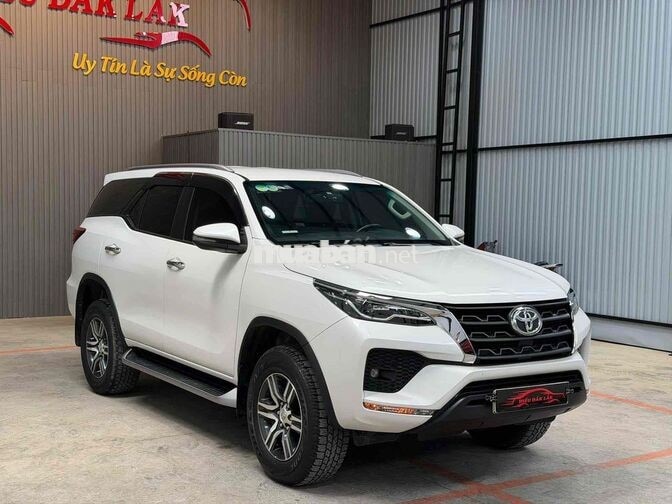 Toyota Fortuner 2023 AT dầu
