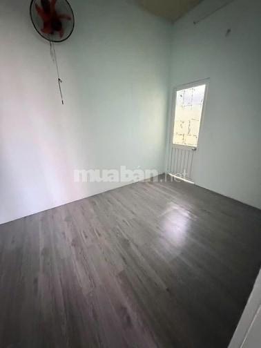 Nhà  1 lầu-2p ngủ hẻm 281 Lý Thường Kiệt, Phú Thọ giá 9tr/tháng