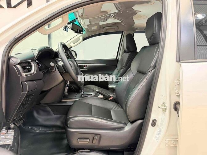 Toyota Fortuner 2023 AT dầu