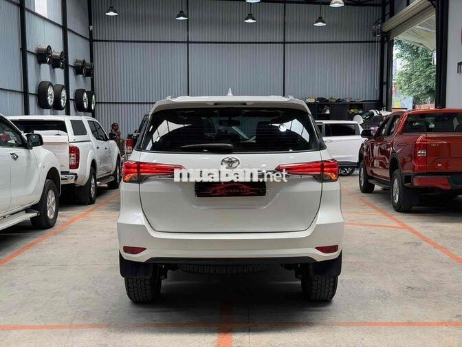 Toyota Fortuner 2023 AT dầu