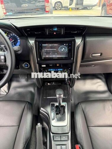 Toyota Fortuner 2023 AT dầu
