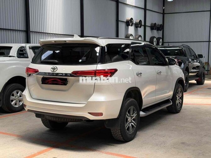 Toyota Fortuner 2023 AT dầu