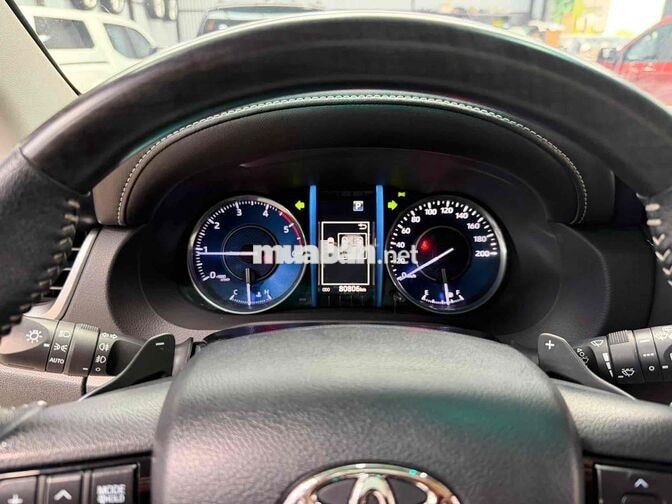 Toyota Fortuner 2023 AT dầu