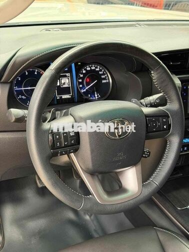 Toyota Fortuner 2023 AT dầu