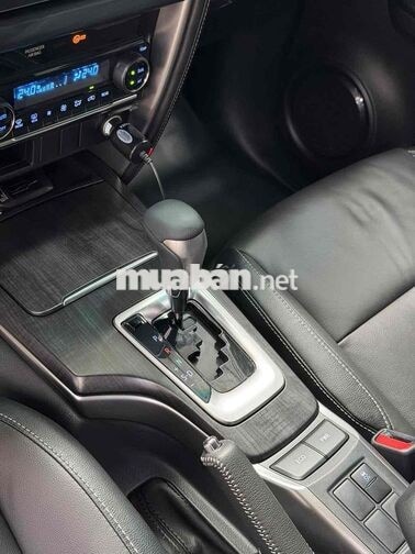 Toyota Fortuner 2023 AT dầu