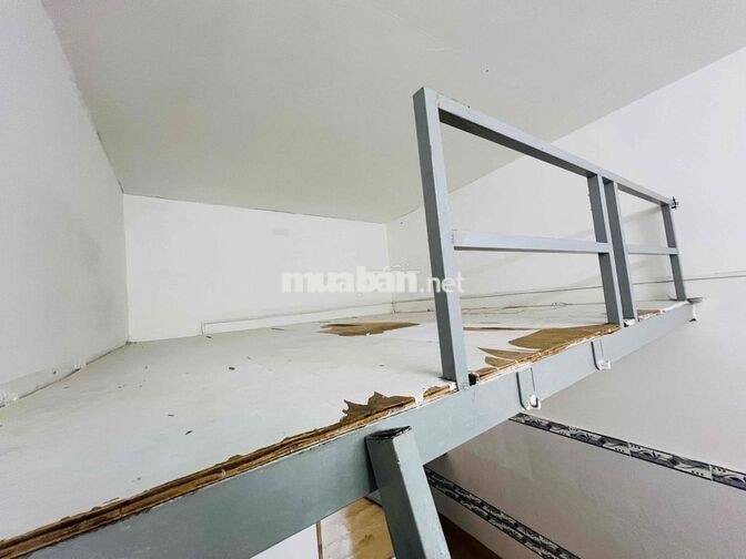 Cho thuê phòng máy lạnh, gác thấp, ngay ngã tư Bảy Hiền