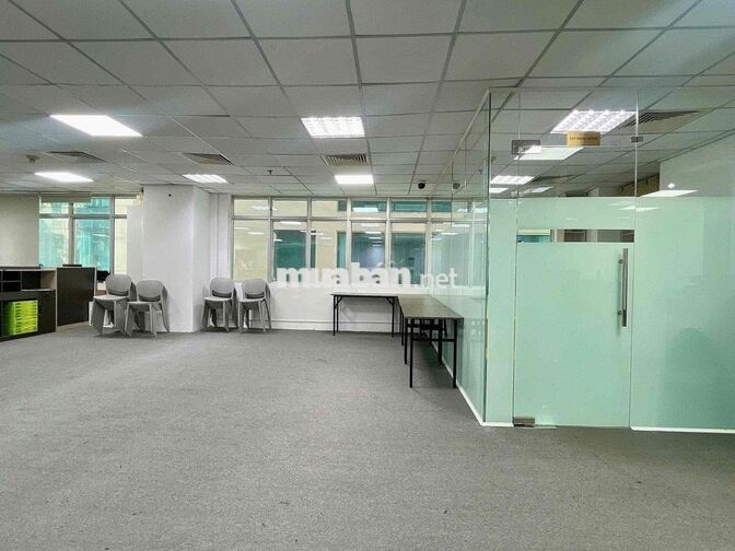 văn phòng 250m2 lầu 3 sàn trước Toà nhà Q.1
