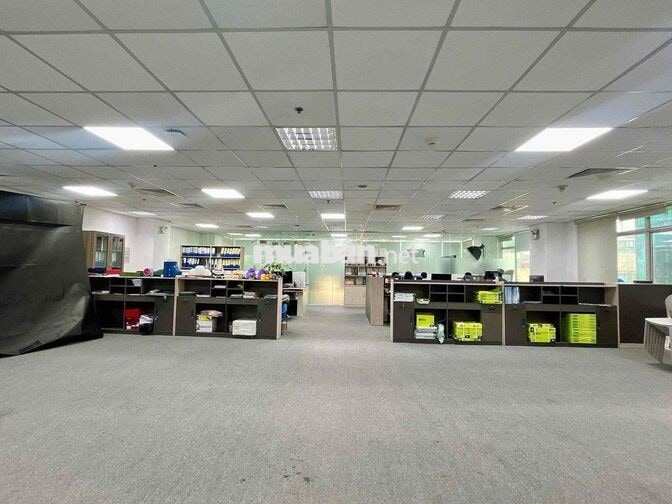 văn phòng 250m2 lầu 3 sàn trước Toà nhà Q.1