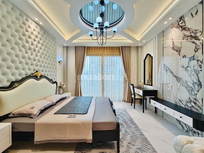 Xe hơi để trong Nhà 5 lầu tuyệt đẹp Cao cấp hẻm sát Mặt tiền Phạm Văn 