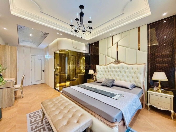Xe hơi để trong Nhà 5 lầu tuyệt đẹp Cao cấp hẻm sát Mặt tiền Phạm Văn 