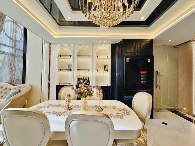 Xe hơi để trong Nhà 5 lầu tuyệt đẹp Cao cấp hẻm sát Mặt tiền Phạm Văn 
