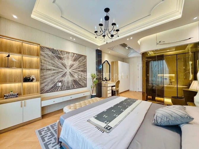 Xe hơi để trong Nhà 5 lầu tuyệt đẹp Cao cấp hẻm sát Mặt tiền Phạm Văn 