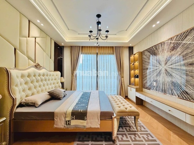 Xe hơi để trong Nhà 5 lầu tuyệt đẹp Cao cấp hẻm sát Mặt tiền Phạm Văn 