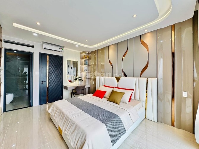 Xe hơi để trong Nhà 5 lầu tuyệt đẹp Cao cấp hẻm Quang Trung, P14, Q.Gò