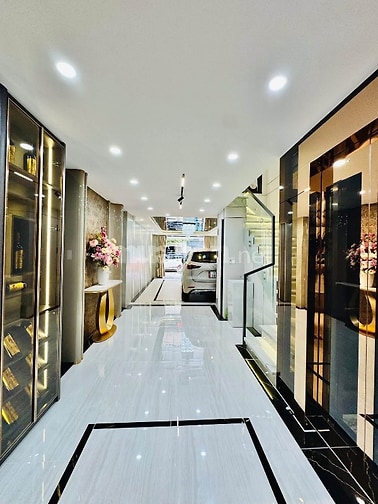 Xe hơi để trong Nhà 5 lầu tuyệt đẹp Cao cấp hẻm Quang Trung, P14, Q.Gò