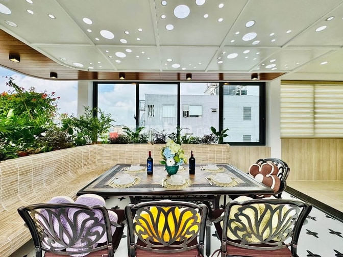 Xe hơi để trong Nhà 5 lầu tuyệt đẹp Cao cấp hẻm Quang Trung, P14, Q.Gò