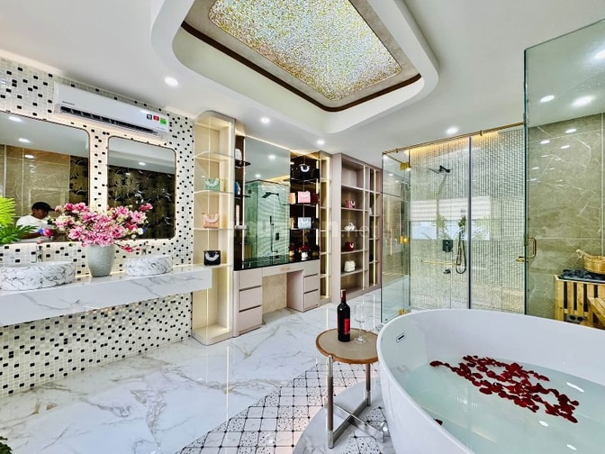 Xe hơi để trong Nhà 5 lầu tuyệt đẹp Cao cấp hẻm Quang Trung, P14, Q.Gò