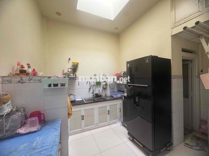 BÁN GẤP NHÀ KP7 SỔ HỒNG RIÊNG, NHÀ CẤP 4 XÂY DỰNG KIÊN CỐ SẠCH ĐẸP