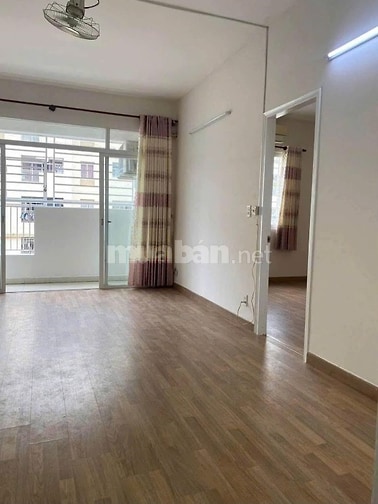 Căn Hộ Oriental Plaza- 116m2, 3PN, Nội thất cơ bản, giá 13.5 tr/th