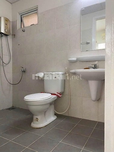Căn Hộ Oriental Plaza- 116m2, 3PN, Nội thất cơ bản, giá 13.5 tr/th