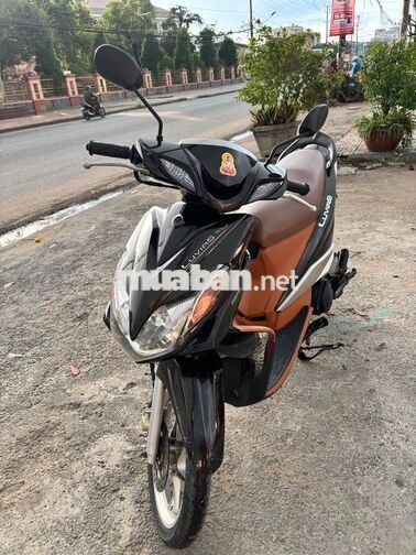 Yamaha Luvias Nâu, Đen Xe tay ga