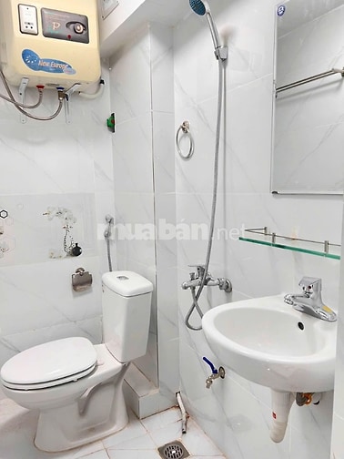 Nhà nguyên căn Đ.Cô Giang, Phú Nhuận, 2PN, Full NT giá thuê 14 tr/th