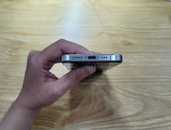 iPhone 15 Pro 128GB màu Trắng máy Zin mới 95% Pin 86% Full chức năng