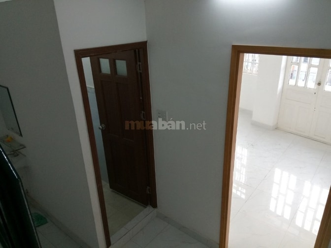 cho thuê NHÀ MẶT TIỀN CĐ CÔNGTHƯƠNG, vừa KINH DOANH vừa Ở.xe tải vivu 