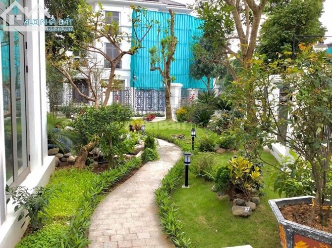 ĐỘC TÔN GÓC 2 MẶT TIỀN HỒ VĂN HUÊ 204M2 BIỆT THỰ 4 TẦNG ĐẲNG CẤP