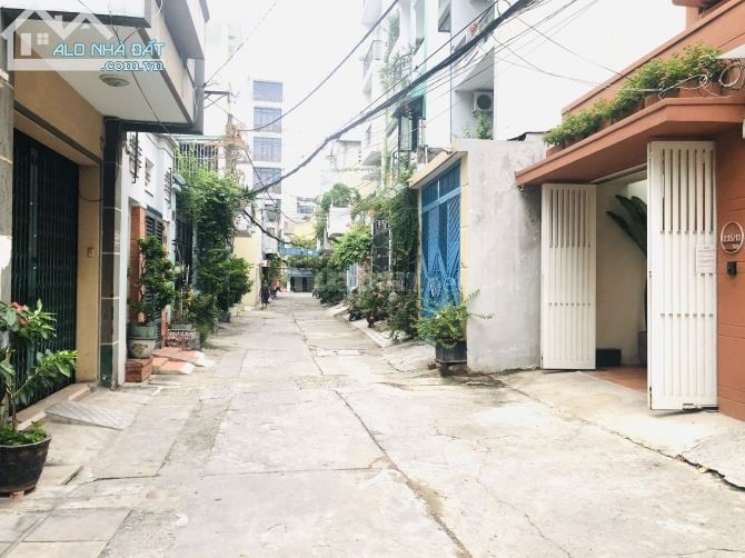 ĐỘC TÔN GÓC 2 MẶT TIỀN HỒ VĂN HUÊ 204M2 BIỆT THỰ 4 TẦNG ĐẲNG CẤP