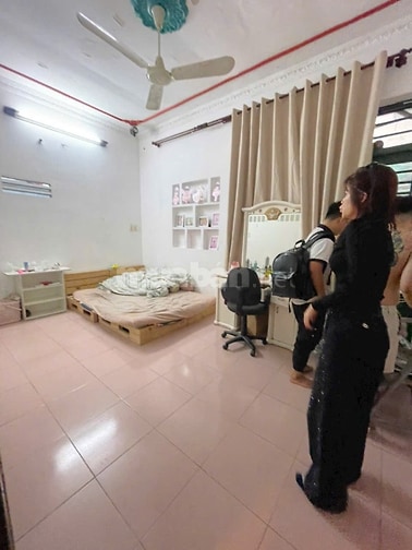 Cho thuê căn góc 2 mặt tiền hẻm kinh doanh buôn bán  Lê Văn thọ , p14,