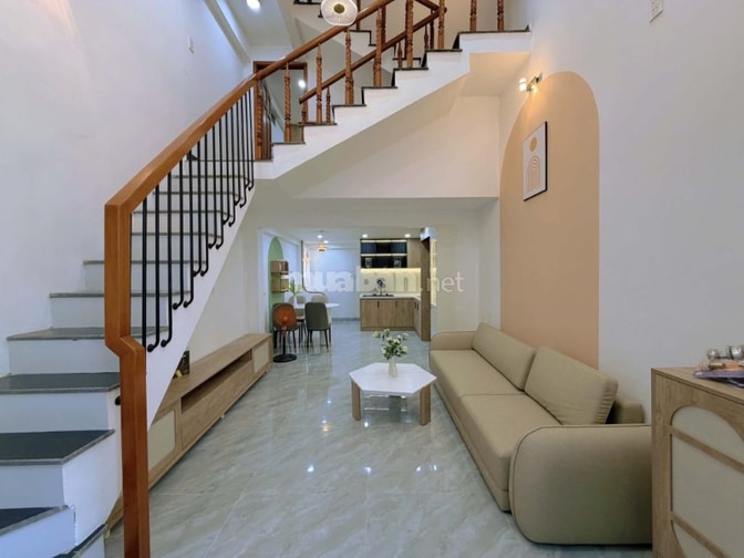 Mình cần bán căn nhà 3.5 tầng kiệt đường Phạm Nhữ Tăng, gần bờ hồ Hà H