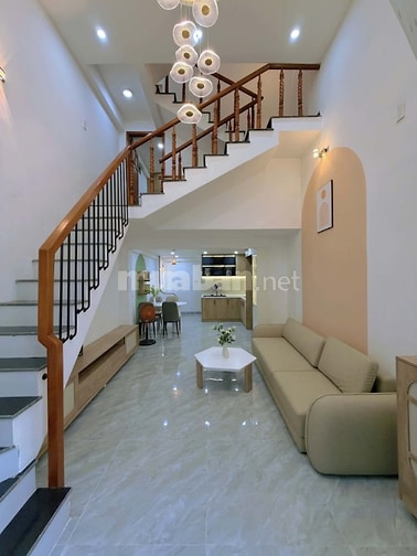 Mình cần bán căn nhà 3.5 tầng kiệt đường Phạm Nhữ Tăng, gần bờ hồ Hà H