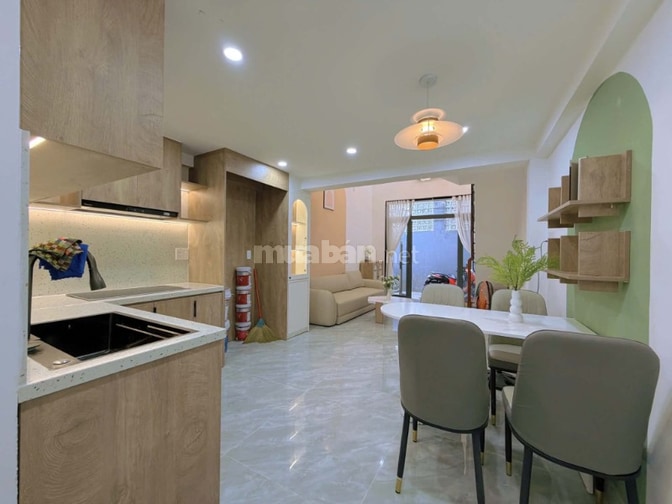 Mình cần bán căn nhà 3.5 tầng kiệt đường Phạm Nhữ Tăng, gần bờ hồ Hà H