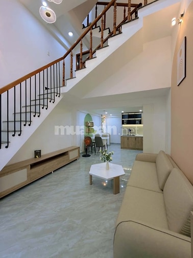 Mình cần bán căn nhà 3.5 tầng kiệt đường Phạm Nhữ Tăng, gần bờ hồ Hà H